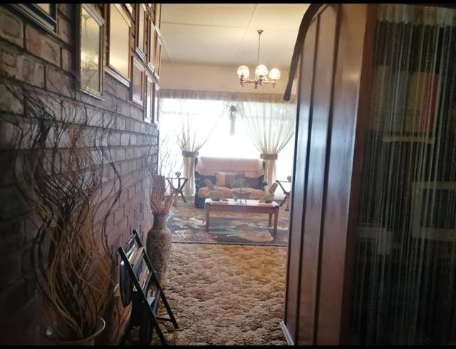 4 BEDROOM HOUSE FOR SALE IN ERMELO